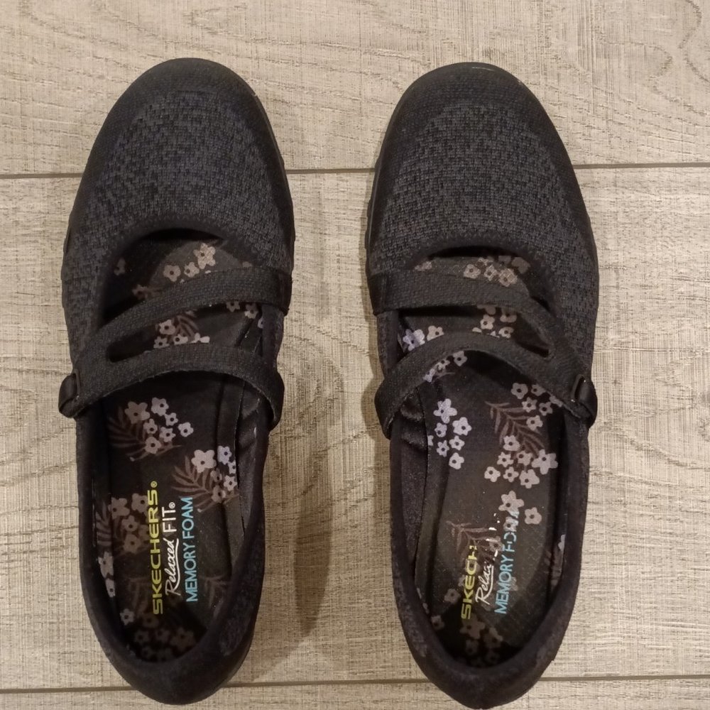 Skechers Relaxed Fit Memory Foam Black Women's Shoes Size 9